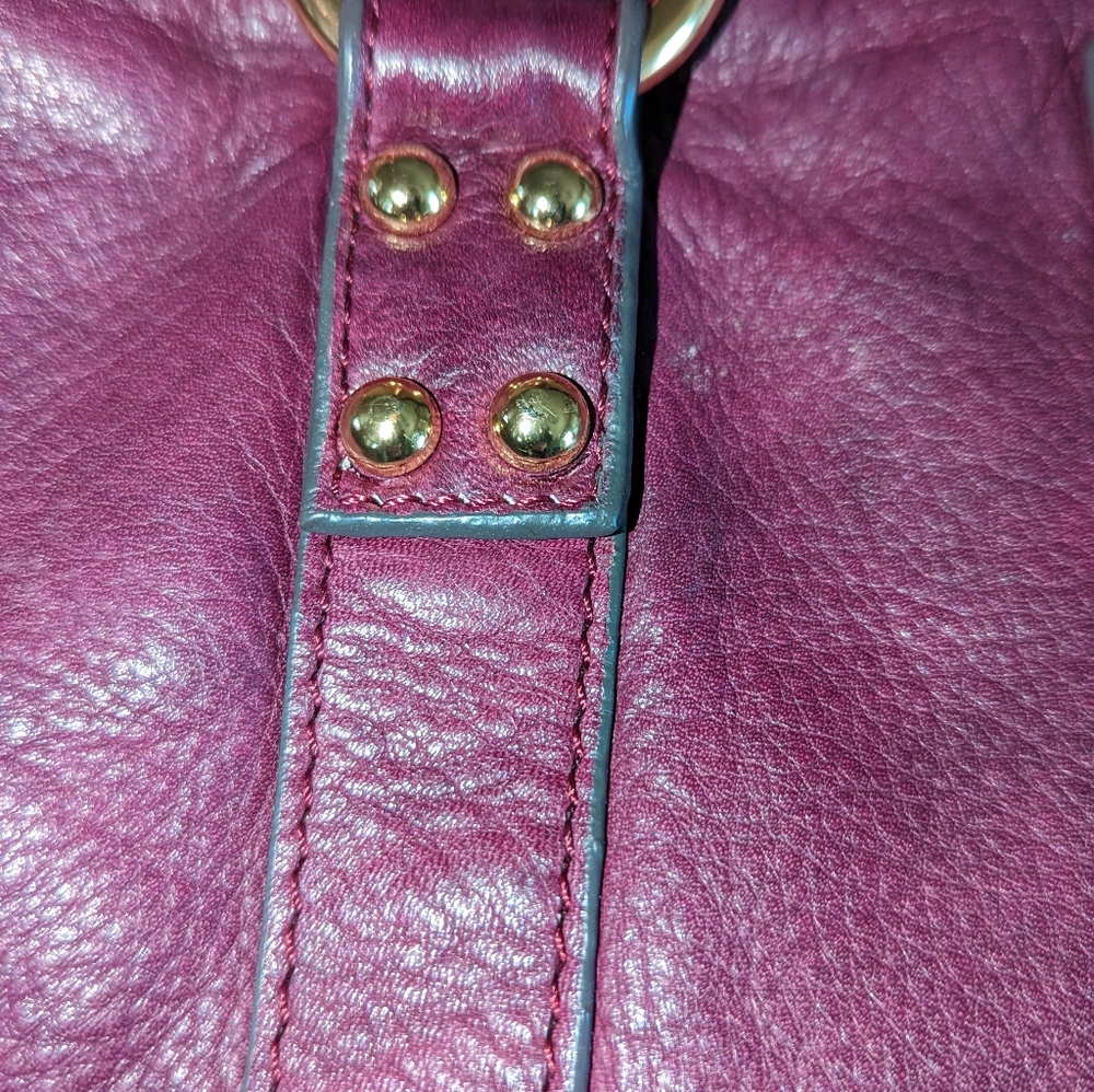 Lodis large purple leather handbag with gold accents - Picture 5 of 6
